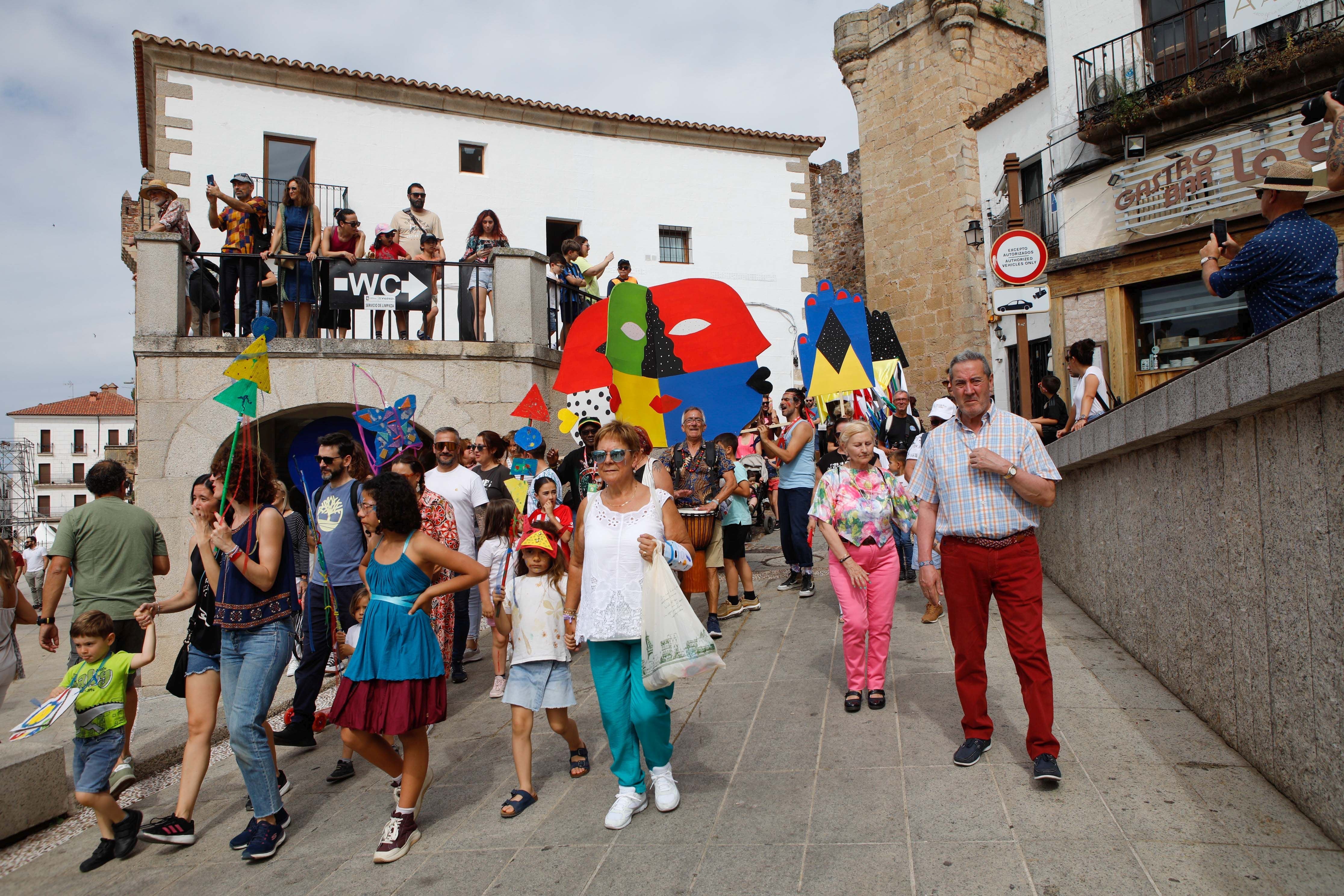 Womad se despide a ritmo de batucada