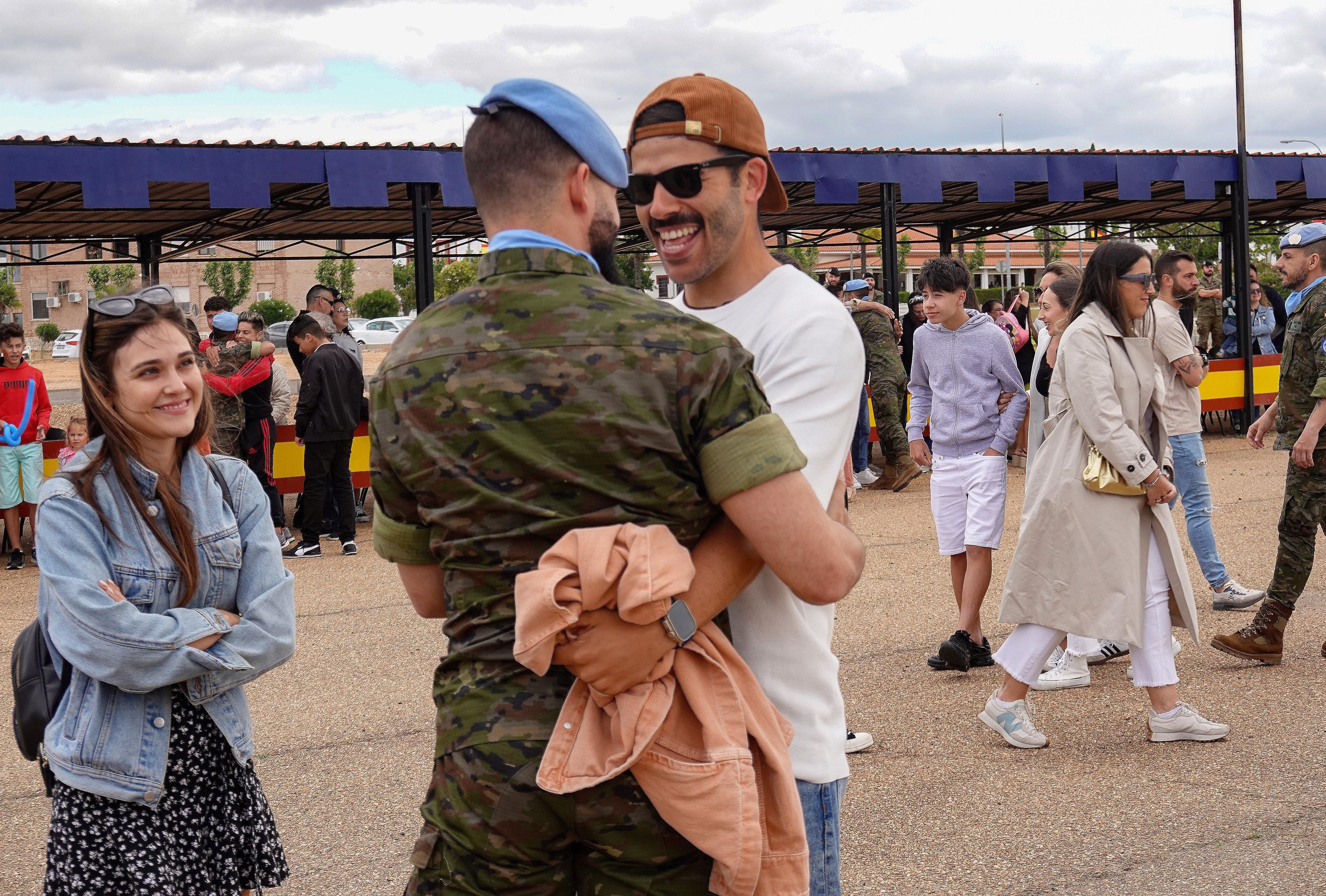 Las familias reciben a los primeros militares de la Brigada Extremadura de su misión en Líbano