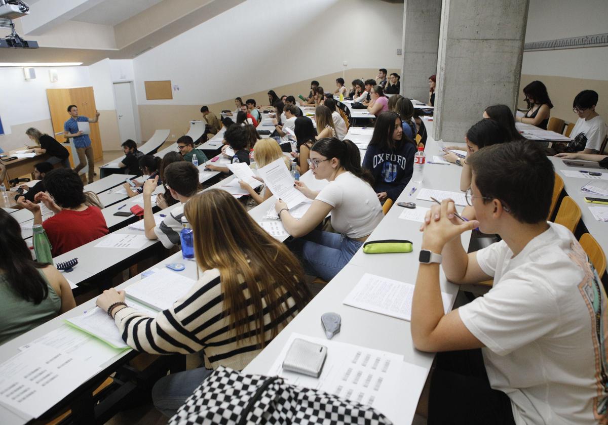 Los alumnos de Extremadura se examinarán de la EBAU entre el 4 y el 6 de junio