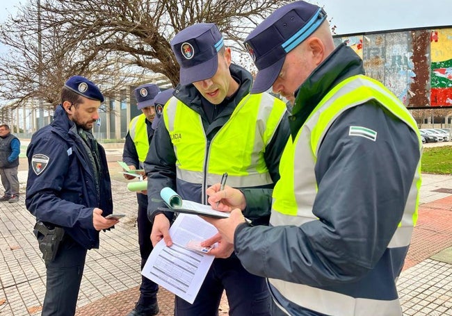 Agentes durante un curso de la Academia de Seguridad Pública de Extremadura en Badajoz.