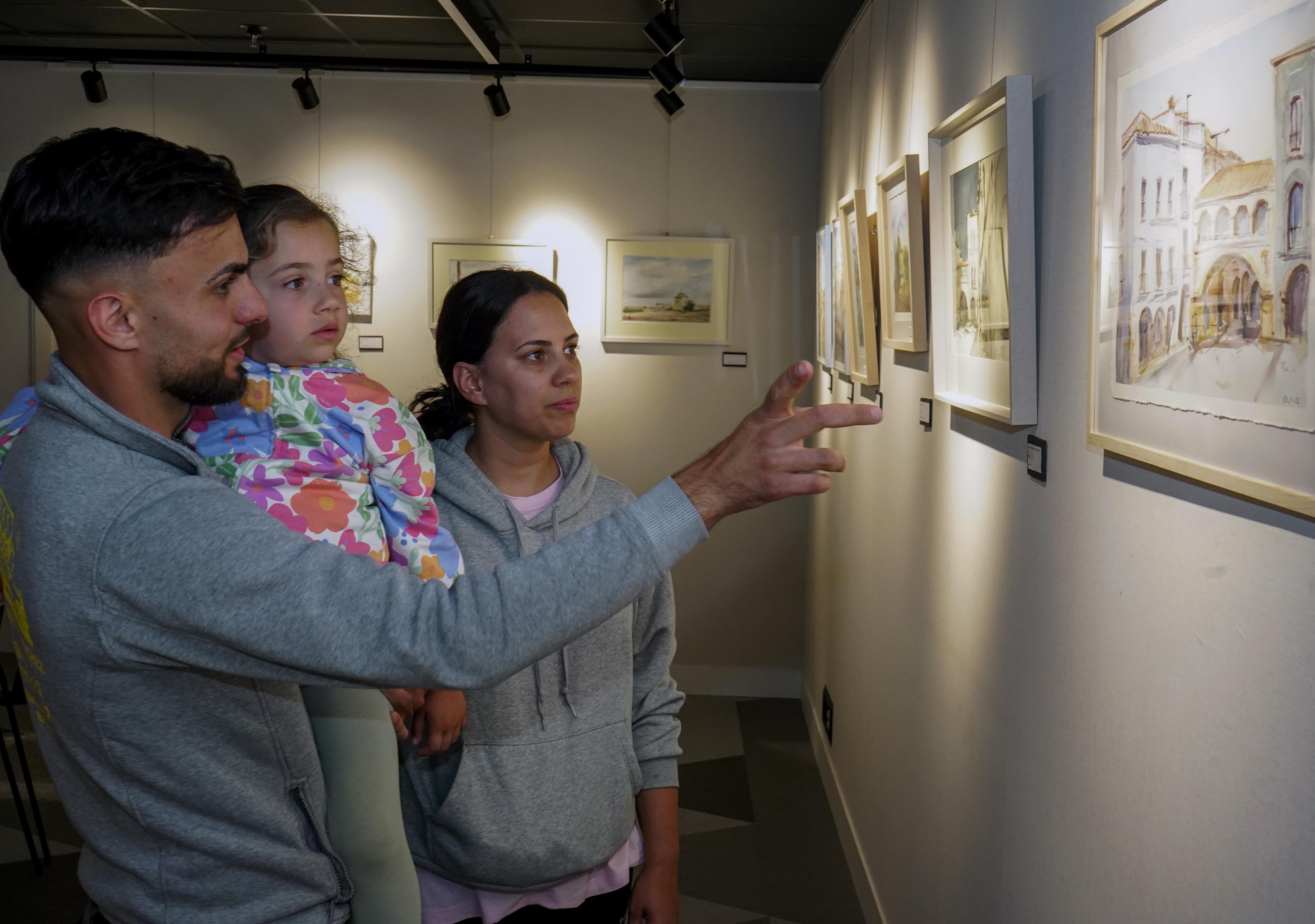 Imagen principal - Días dulces para celebrar mayo en Badajoz