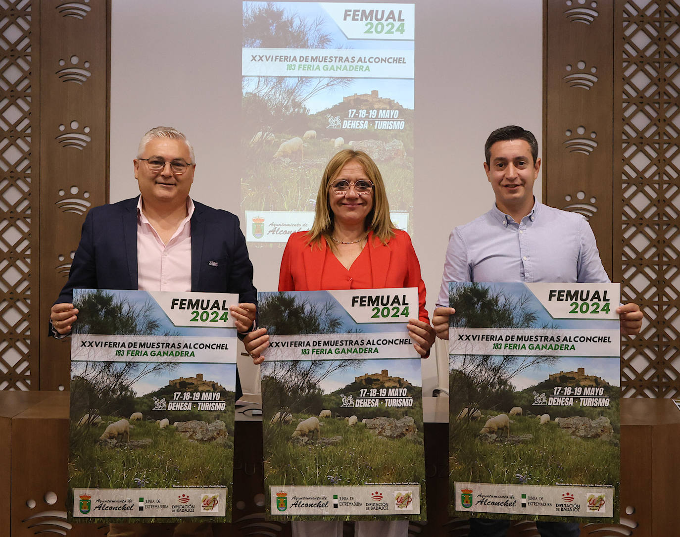 Óscar Díaz y Francisco José Fuertes, junto a la diputada provincial Paqui Silva, el pasado martes durante la presentación en la Diputación de Badajoz.