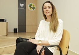 Laura Muñoz Encinar tras antes de leer su tesis doctoral en Cáceres.