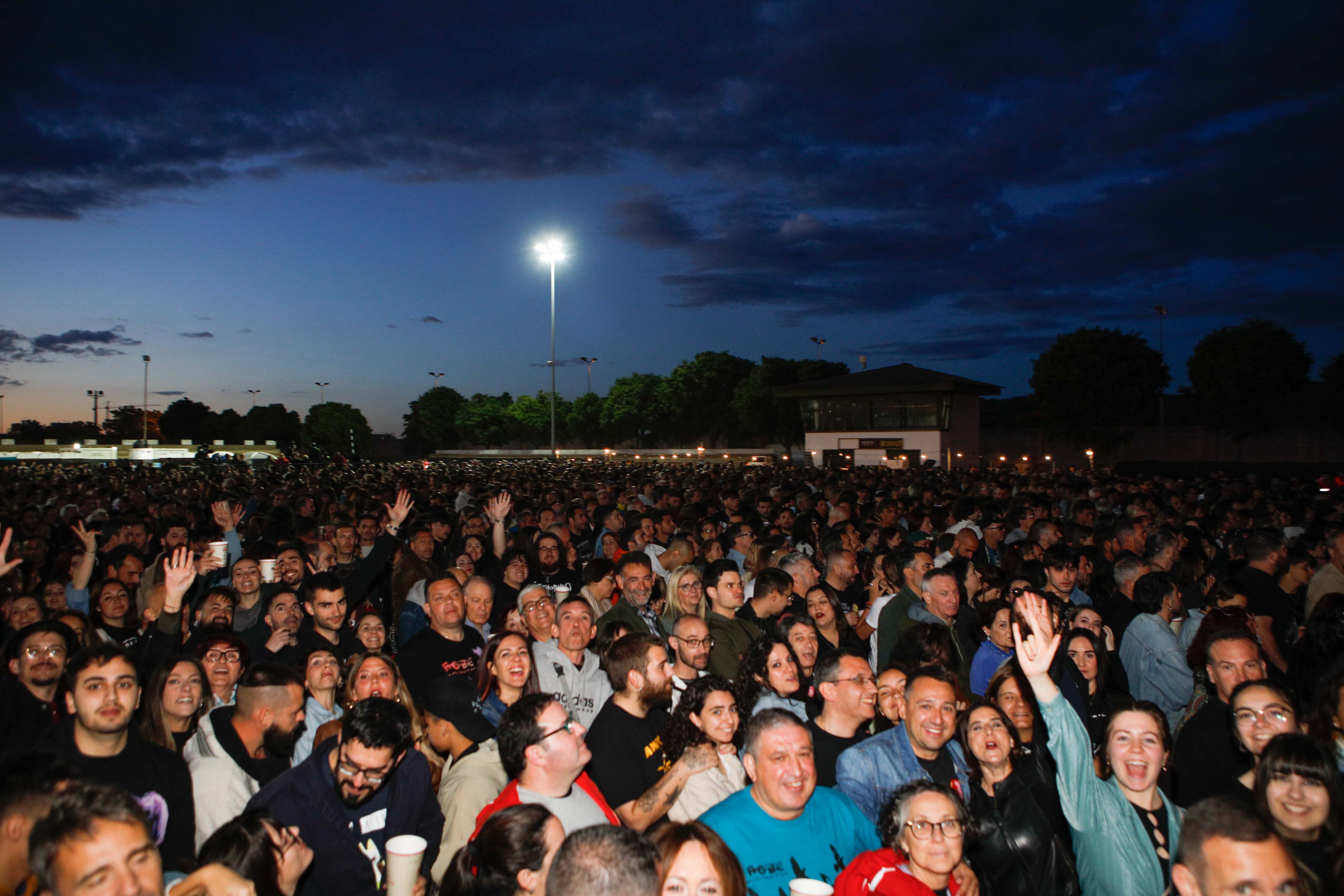 Las mejores imágenes del concierto de Los Robe en Cáceres (II)