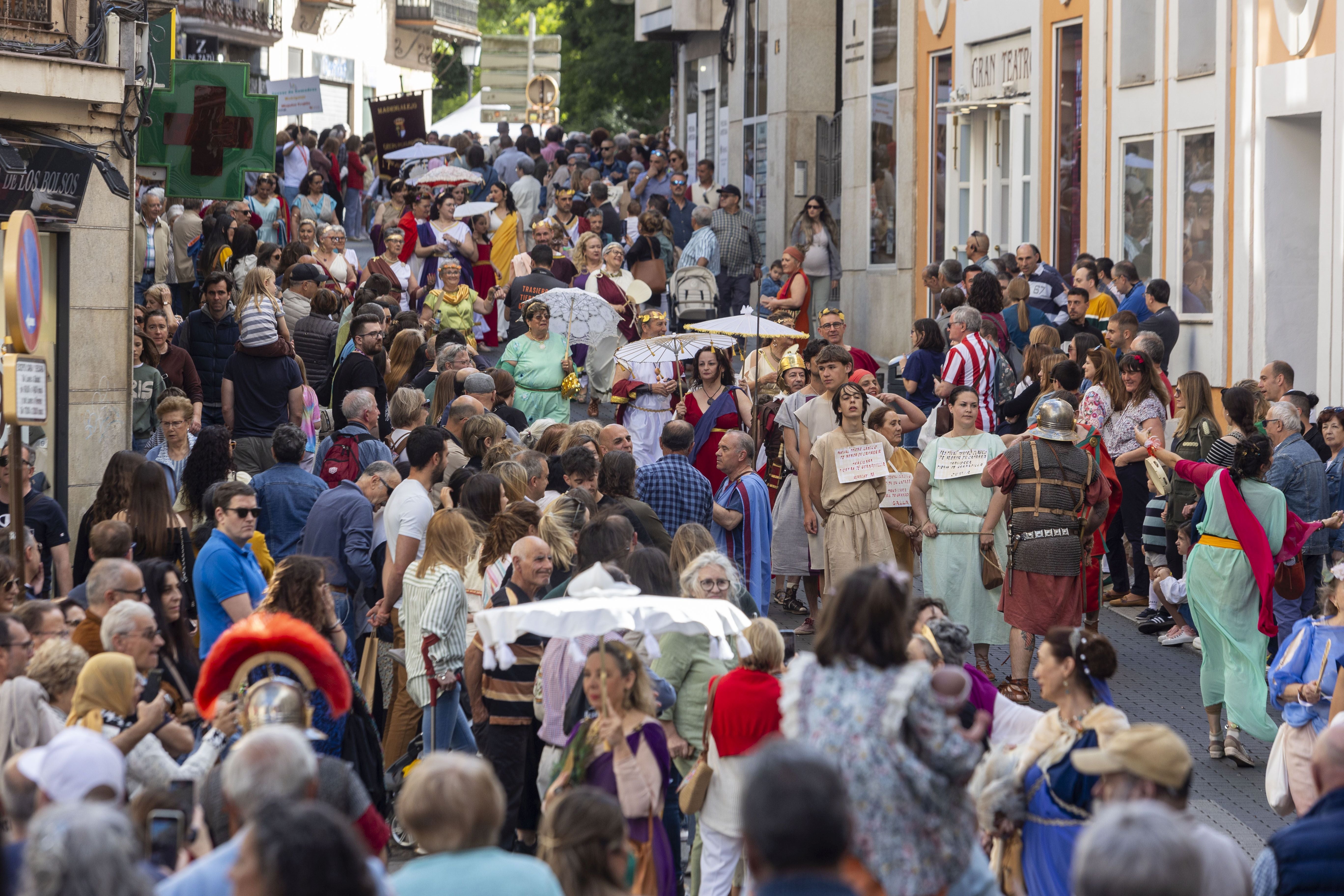 El desfile de Jato, en imágenes