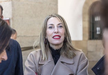 María Guardiola ya se encuentra en planta tras su proceso infeccioso