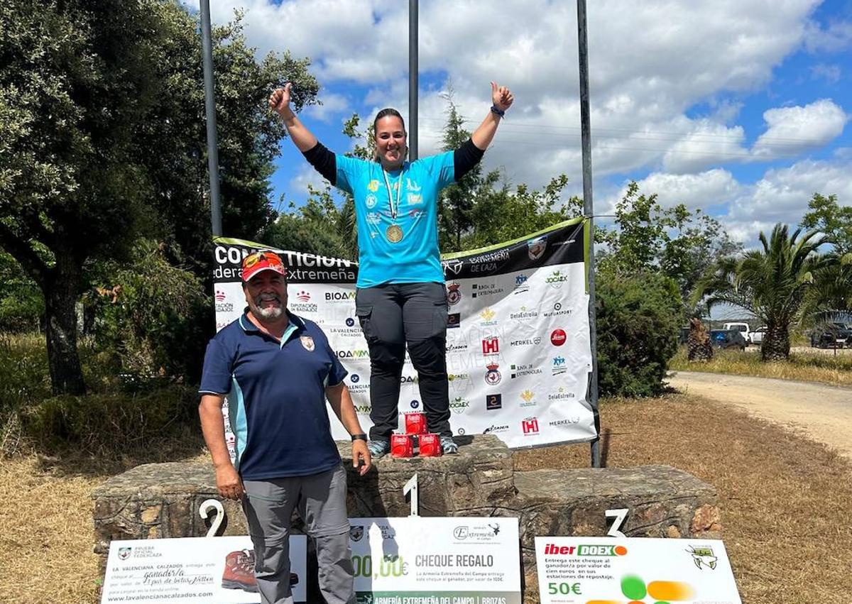 Imagen secundaria 1 - Carlos Javier Rafael Arenas se proclama campeón de Extremadura de Compak Sporting por segundo año consecutivo