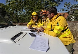 Operativo en el simulacro de incendio en la Sierra de la Mosca de este martes.