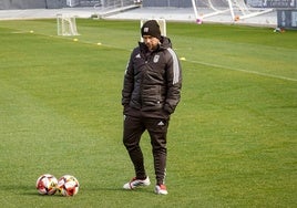 Luis Oliver Sierra durante un entrenamiento con el Badajoz en el nuevo Vivero.