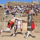 La pompa gladiatoria  y el recorrido del fuego abren Emerita Lvdica