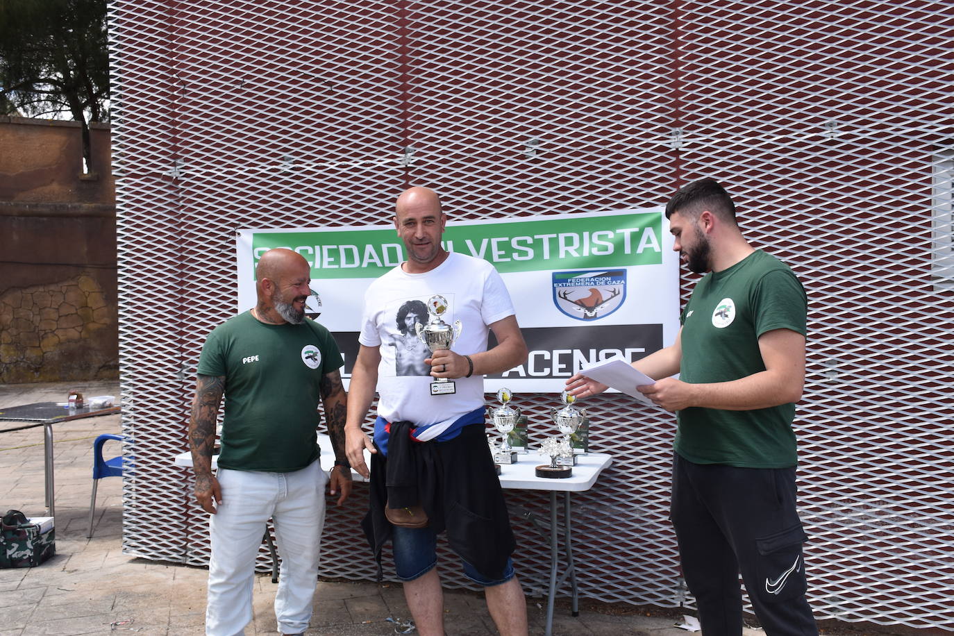 Imagen principal - Badajoz acoge el XIII Campeonato de Extremadura de Silvestrismo