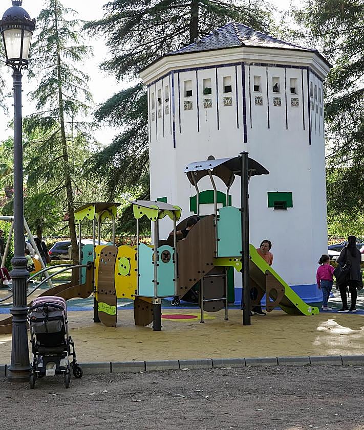 Imagen secundaria 2 - Llega el calor entre desfiles y fiestas