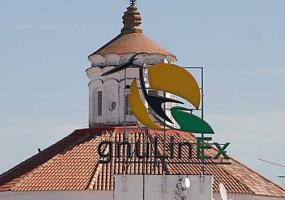Cartel del Linex que decoró varios años el Casco Antiguo de Badajoz.