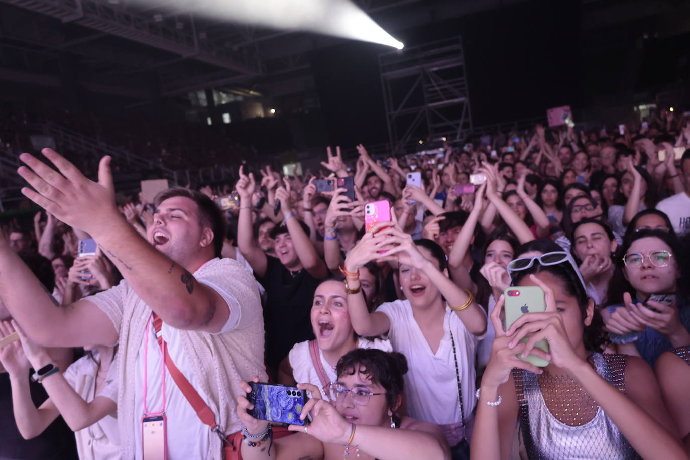 Las mejores imágenes del concierto de Ana Mena en Cáceres