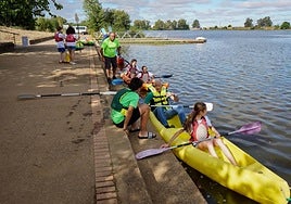 Imágenes de la jornada de puertas abiertas en el club de piragüismo de Badajoz