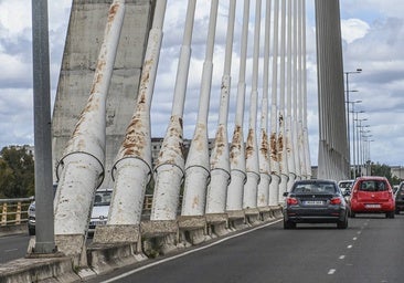 Gragera insiste en que quitar el óxido del Puente Real no le corresponde al Ayuntamiento