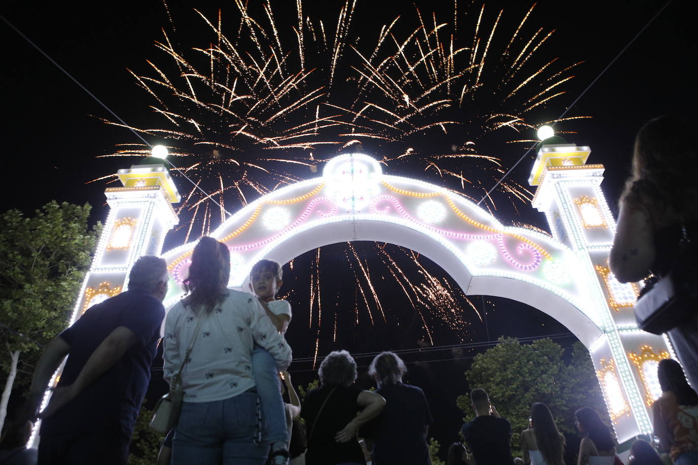 Las mejores imágenes del encendido de luces de la Feria de San Fernando