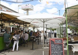 Zona de casetas en la plaza de Las Vaguadas en las fiestas de 2022.