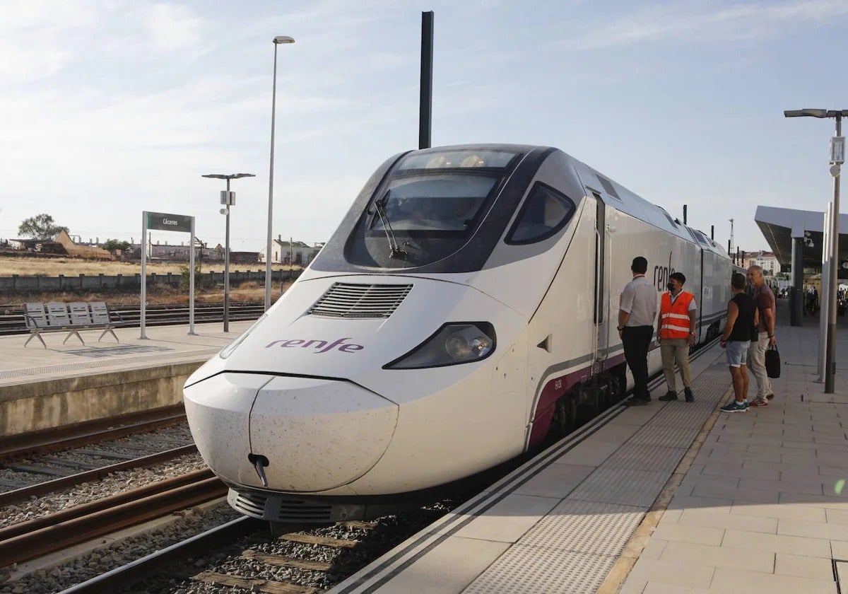 El segundo Alvia no entrará en Plasencia, pero Renfe dice que mejorará el servicio