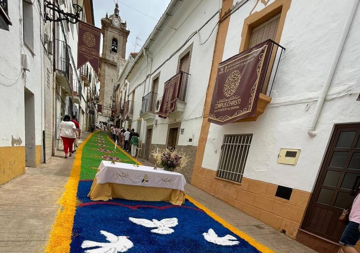 Las alfombras efímeras del Corpus de San Vicente aspiran a ser fiesta de interés nacional