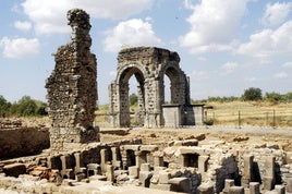 Invertirán 1,4 millones en consolidar las ruinas de Cáparra y remodelar el centro de interpretación