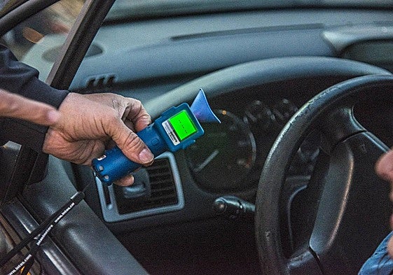 Denunciado un conductor ebrio que chocó contra otro vehículo en Badajoz y se dio a la fuga