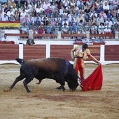 Morante rescata una tarde en la que el ganado amenazó con truncar el regreso de los toros a Cáceres