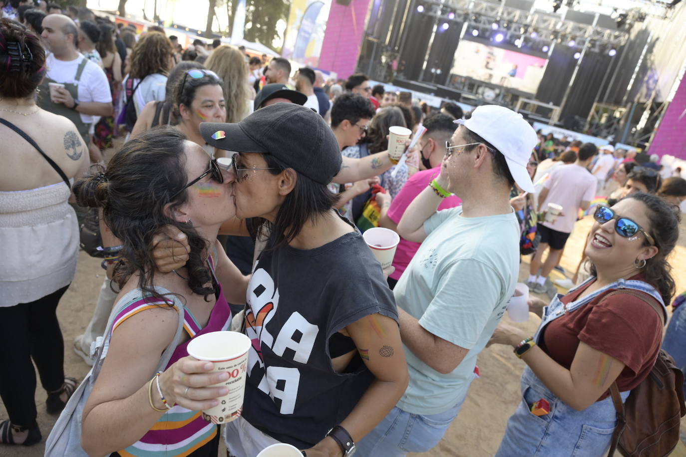 Las mejores fotos de la fiesta de Los Palomos en el Paseo Fluvial de Badajoz