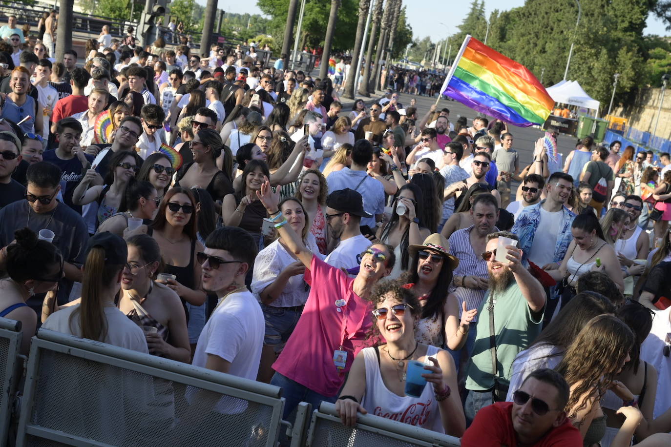 Las mejores fotos de la fiesta de Los Palomos en el Paseo Fluvial de Badajoz