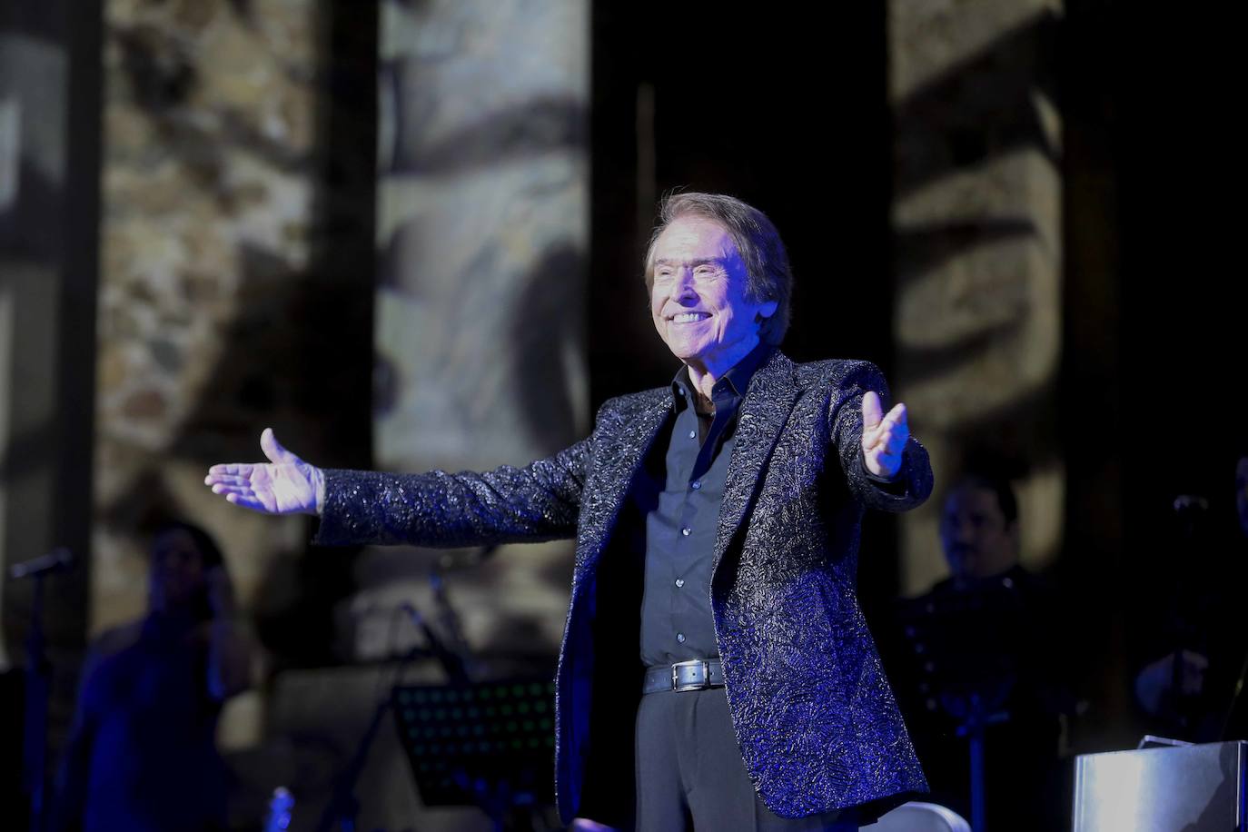 Las mejores imágenes del concierto de Raphael en Mérida (II)