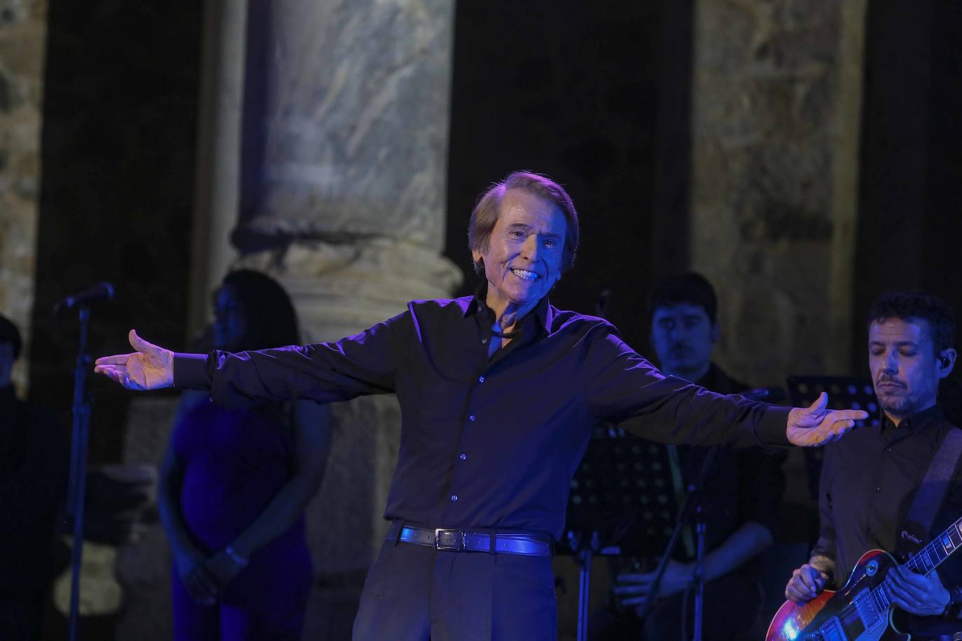 Las mejores imágenes del concierto de Raphael en Mérida (II)