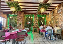 Comedor del restaurante Capricho Habanero en Cáceres.