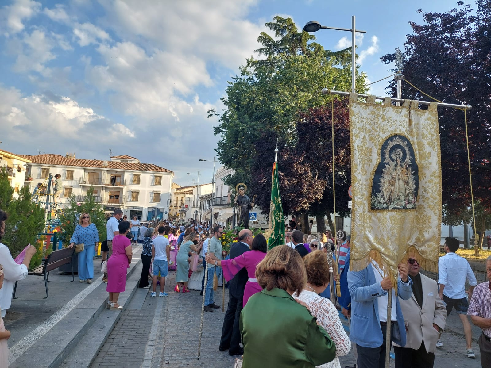 El Corpus recorre las calles de Fregenal
