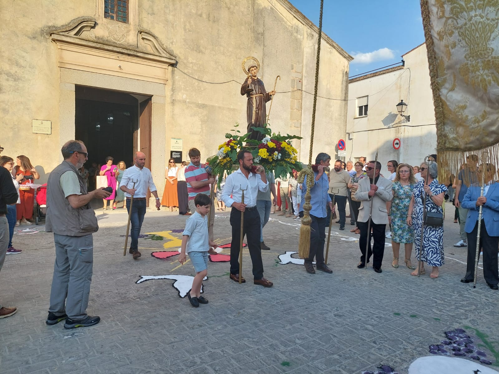 El Corpus recorre las calles de Fregenal