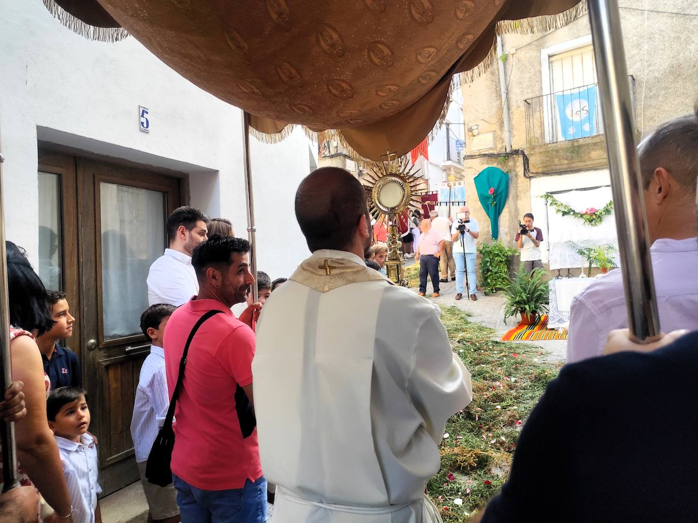 Procesión del Corpus por la Villa Adentro