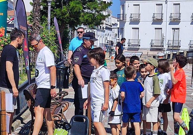 Los chavales disfrutan del Día de la Bici