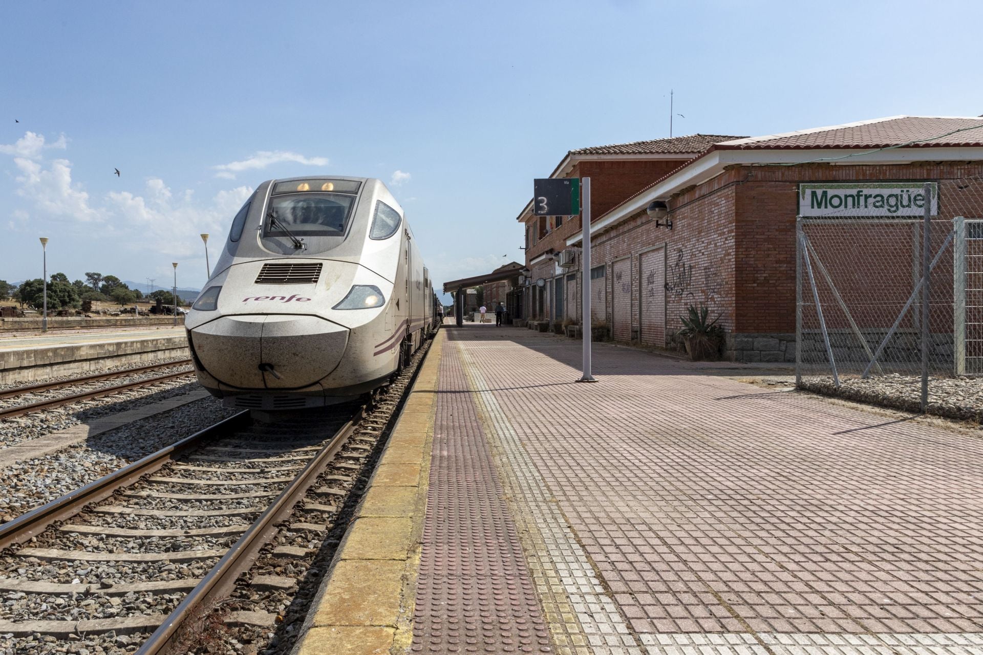 El segundo Alvia ya circula entre Madrid y Badajoz