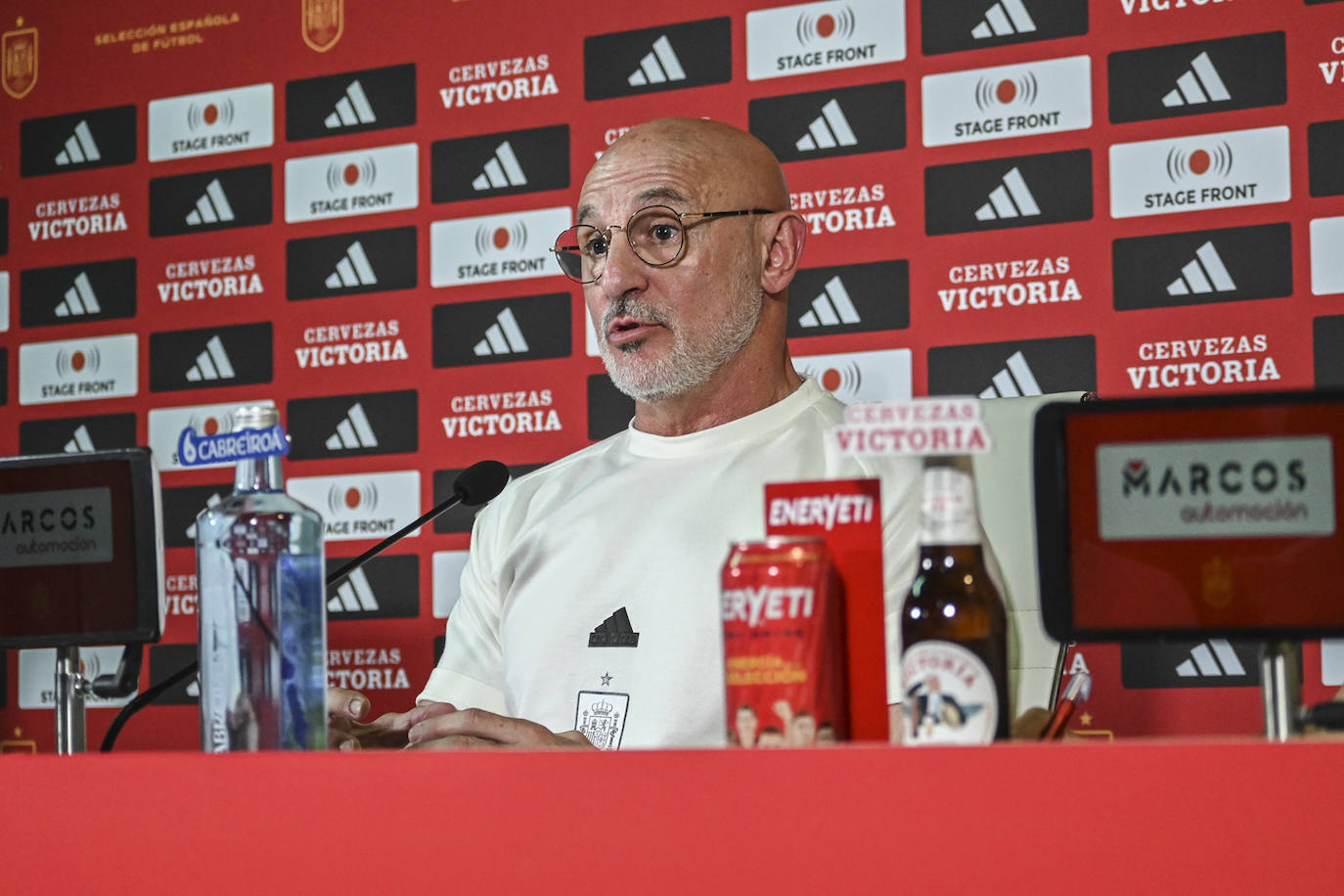 Imágenes de la rueda de prensa de la selección española en Badajoz