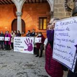 Plasencia expresa su dolor y repulsa por la muerte de Lourdes, la mujer acuchillada en la calle Las Morenas