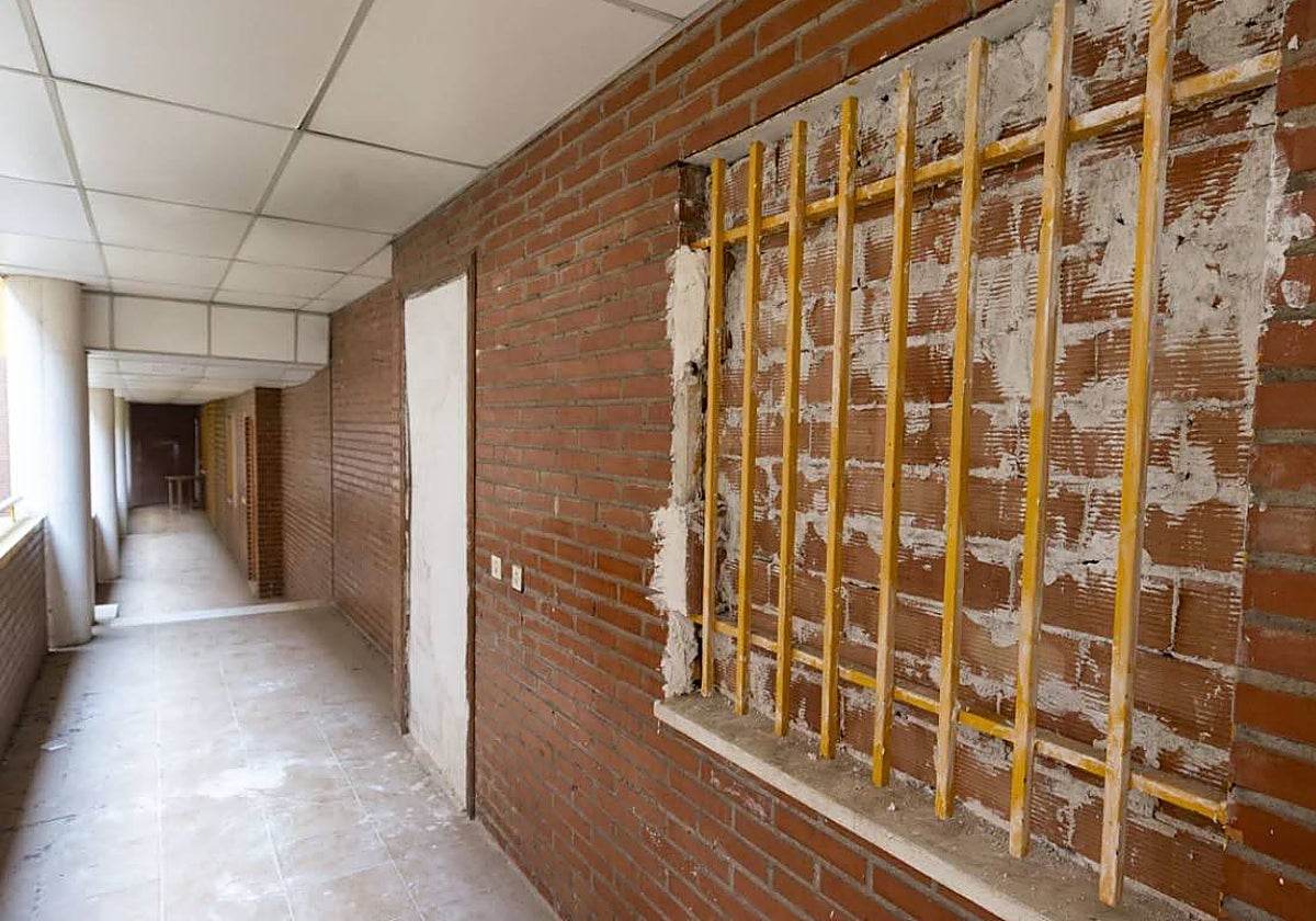 Vivienda municipal ya tapiada en el número 8 de la calle Río Tíber, donde se han producido ocupaciones recientemente.