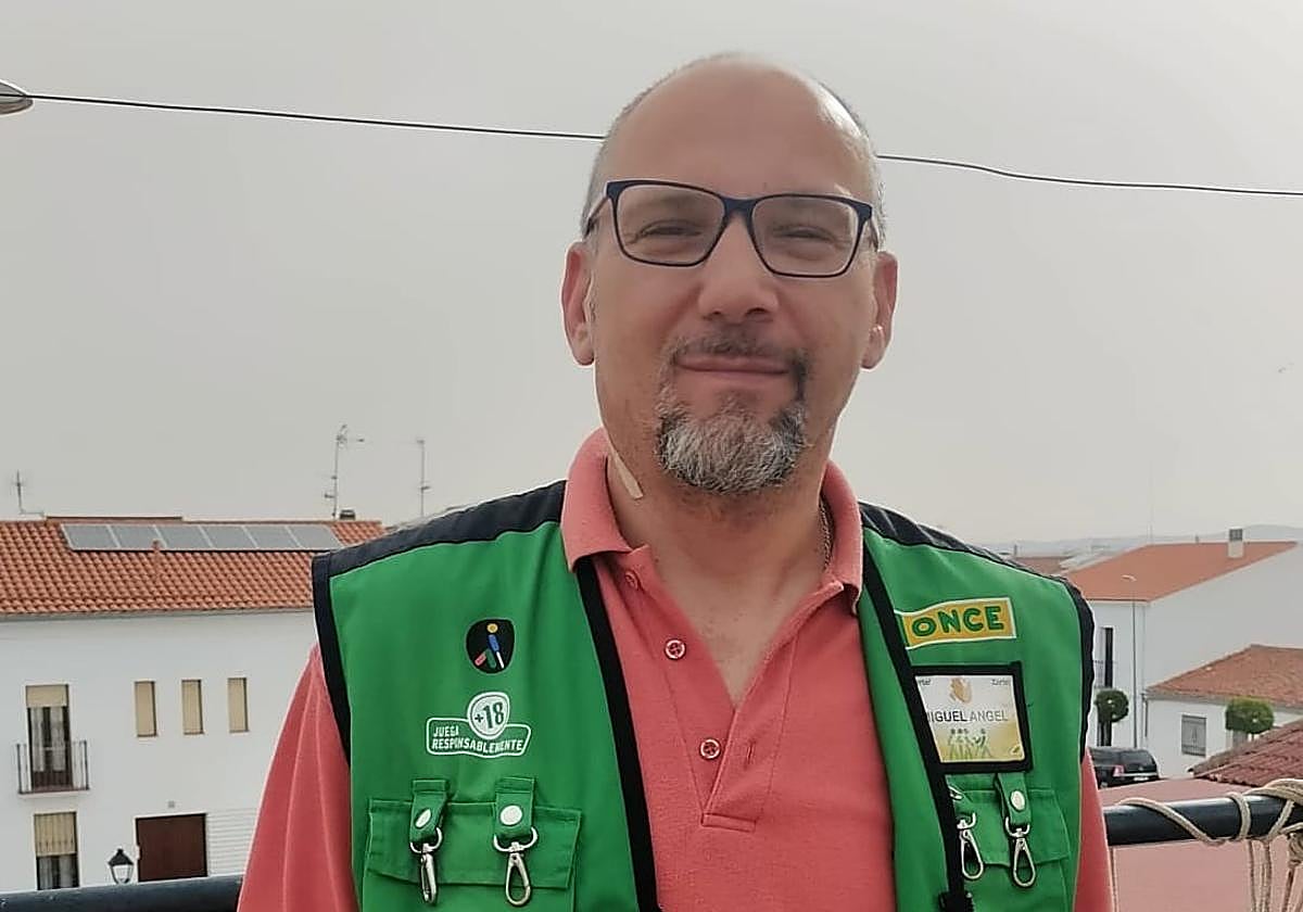 Miguel Ángel Morillo es el vendedor de la ONCE que ha repartido la suerte en la Campiña Sur.