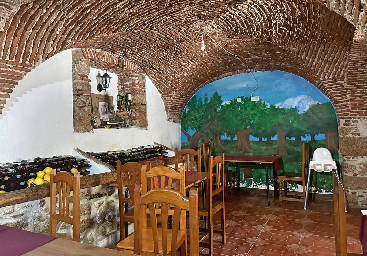 Comedor rústico de La Posada en Aldea del Cano.