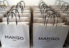 Mango se apunta a la tendencia de Zara y elimina las alarmas tradicionales de su ropa