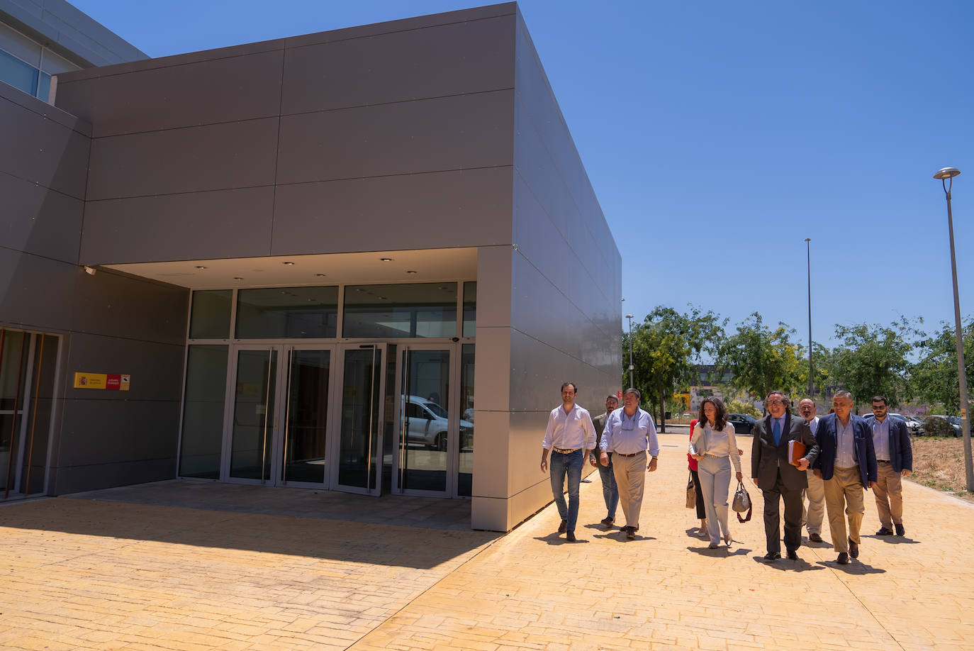 Miembros de Vox llegan a los juzgados para depositar la fianza.