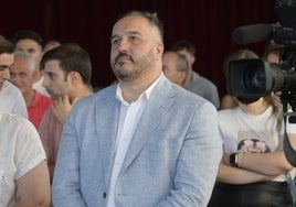 Javier Peña durante la presentación de la campaña de abonos.