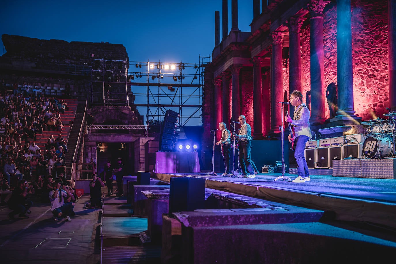 Las mejores imágenes del concierto de Status Quo en el Teatro Romano de Mérida