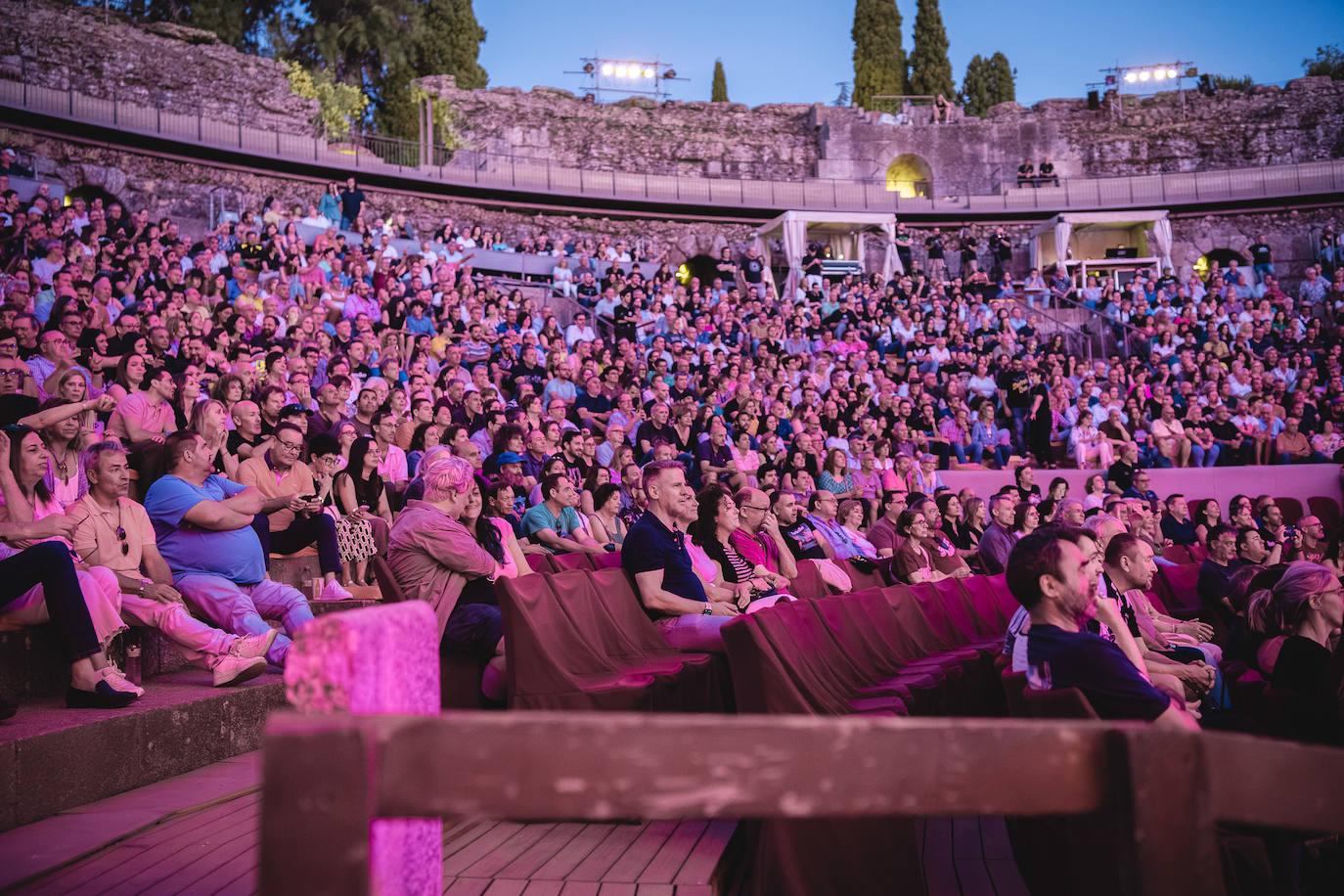 Las mejores imágenes del concierto de Status Quo en el Teatro Romano de Mérida