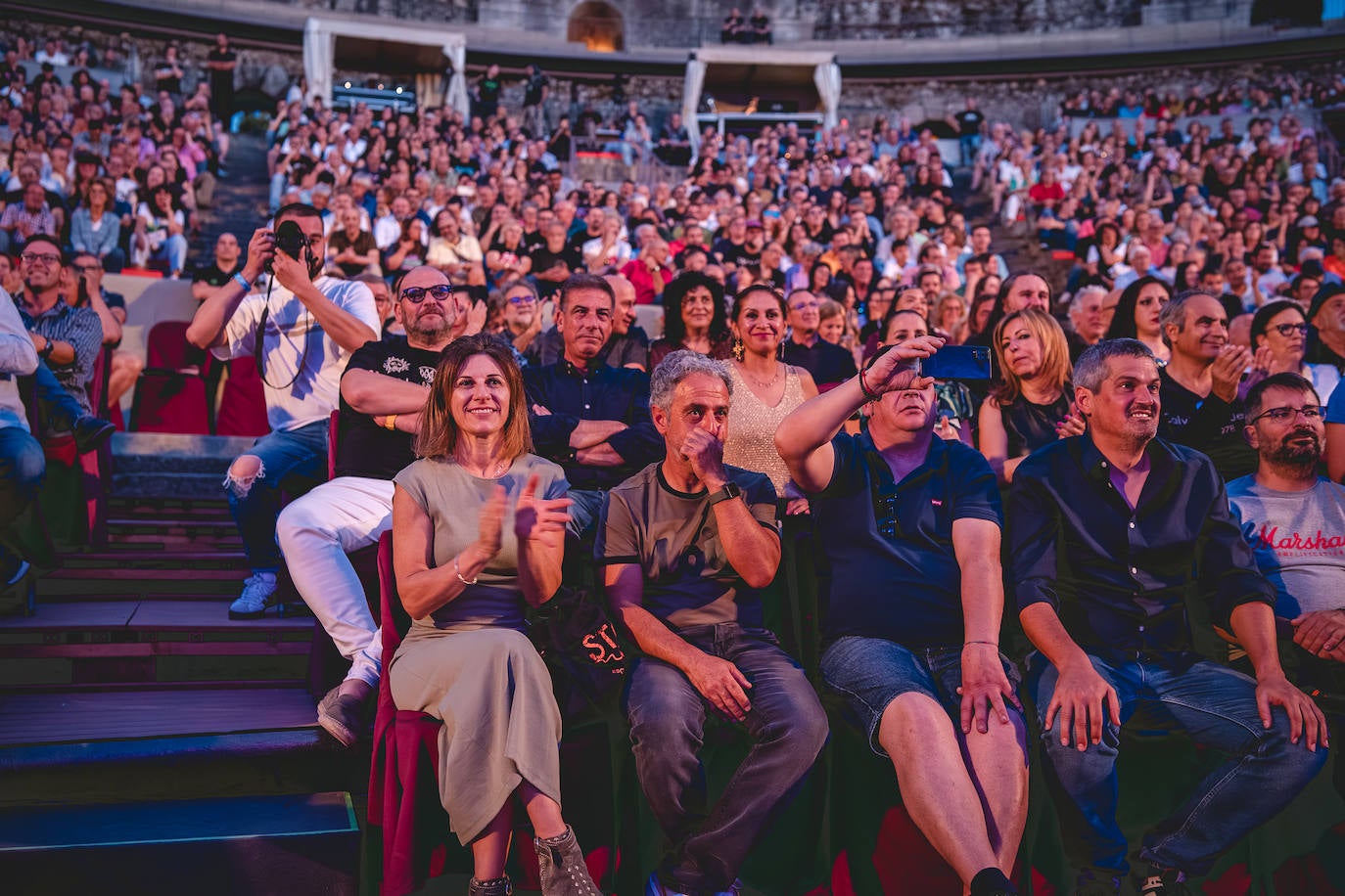 Las mejores imágenes del concierto de Status Quo en el Teatro Romano de Mérida