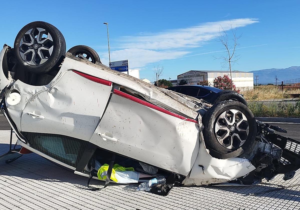 Herida tras una salida de vía y dar varias vueltas de campana en Navalmoral de la Mata
