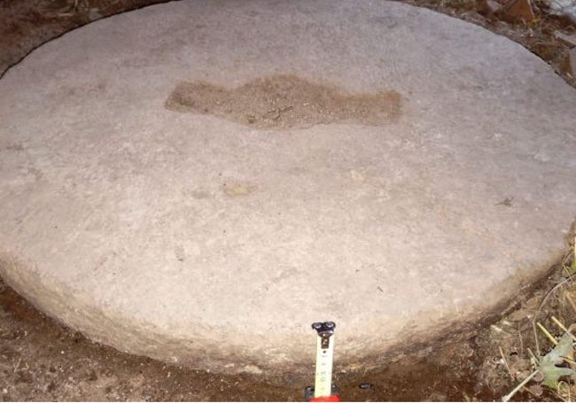 Rueda del molino en una fotografía remitida a Patrimonio por Amigos de la Ribera.